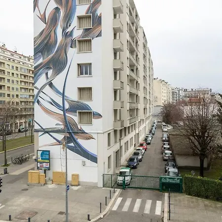 Proche Tram: 2 - Wifi Fibre - Equipe Apartment