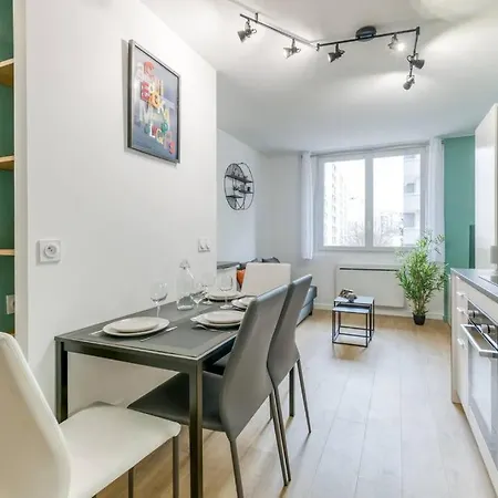Proche Tram: 2 - Wifi Fibre - Equipe Apartment *